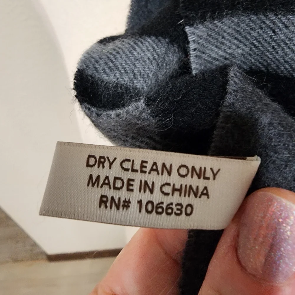 Enzo Mantovani Cashmere x Wool Scarf Plaid Black & Gray Unisex Luxury